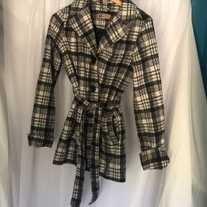 ⚫️⚪️ plaid coat